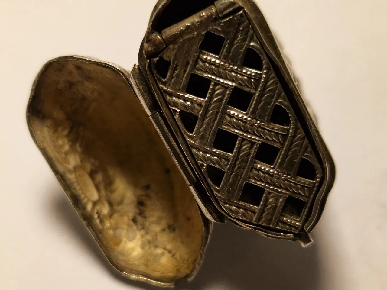 Billede 4 - Hovedvandsæg i sølv med ring til halskæde