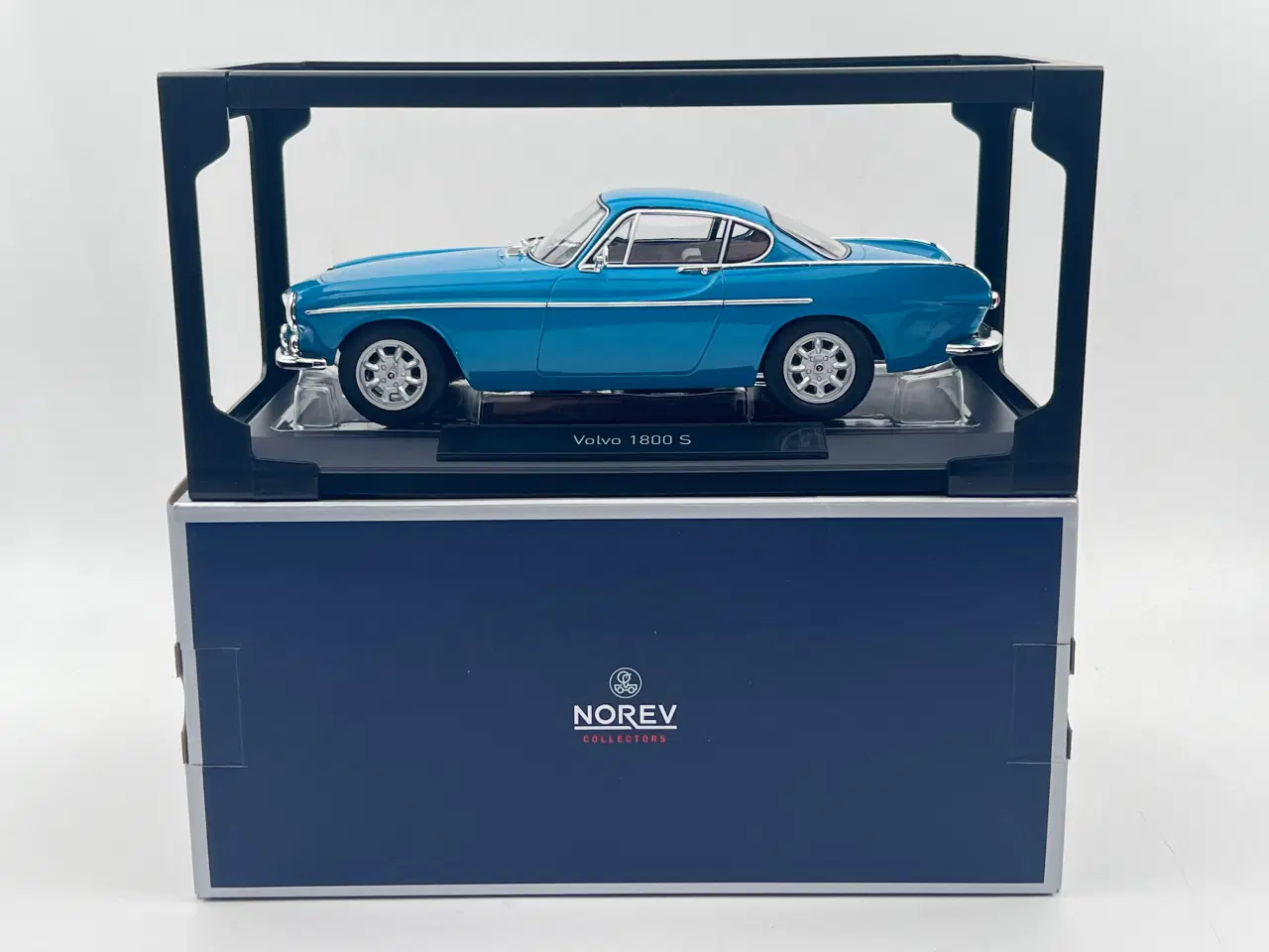 Billede 9 - 1967 Volvo P1800 S 1:18  Super flot og detaljeret 