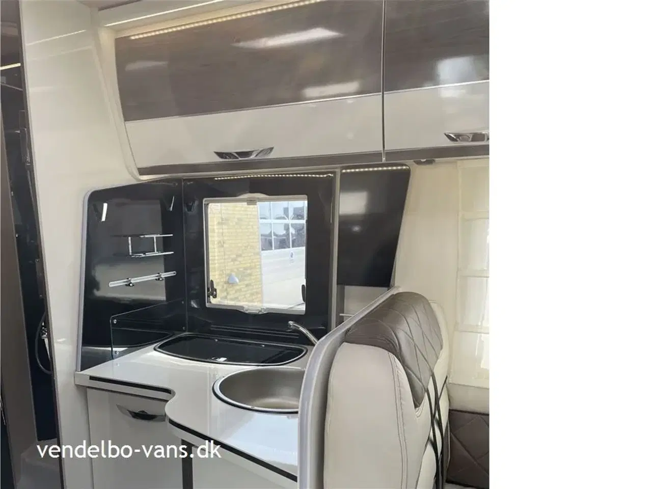 Billede 16 - 2022 - McLouis Mc4 873 G Matic   Enkeltsenge og stor garage - 9 trins automatgear - Anhængertræk