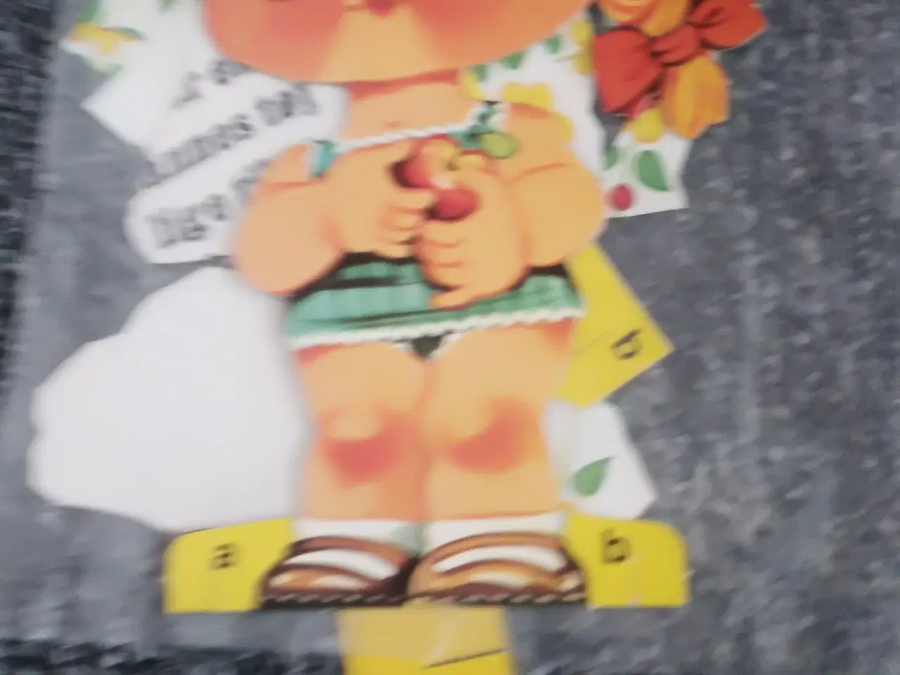 Billede 2 - Påklædningsdukker