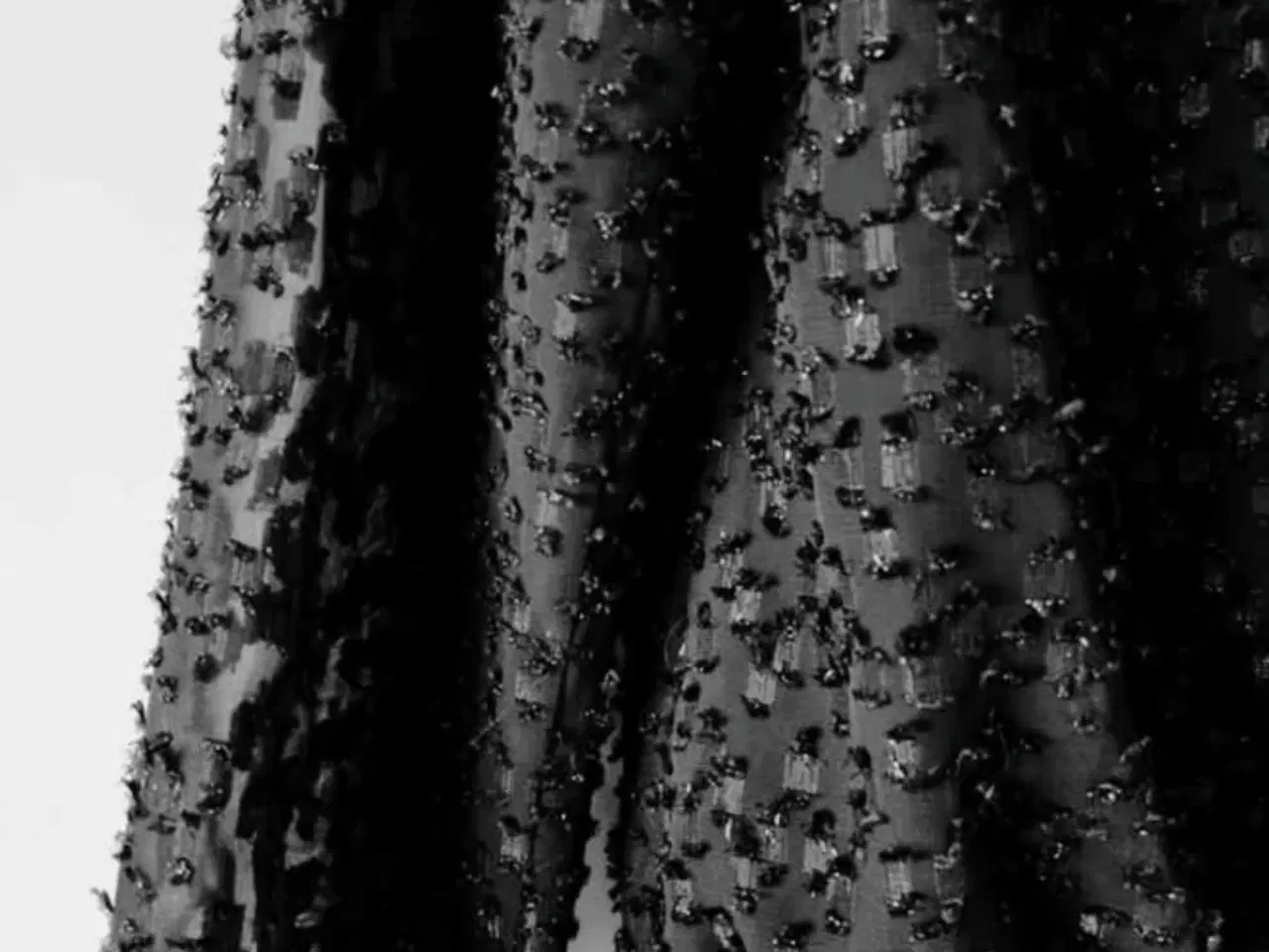 Billede 3 - Elegant sort paillet bluse fra Gerry Weber design