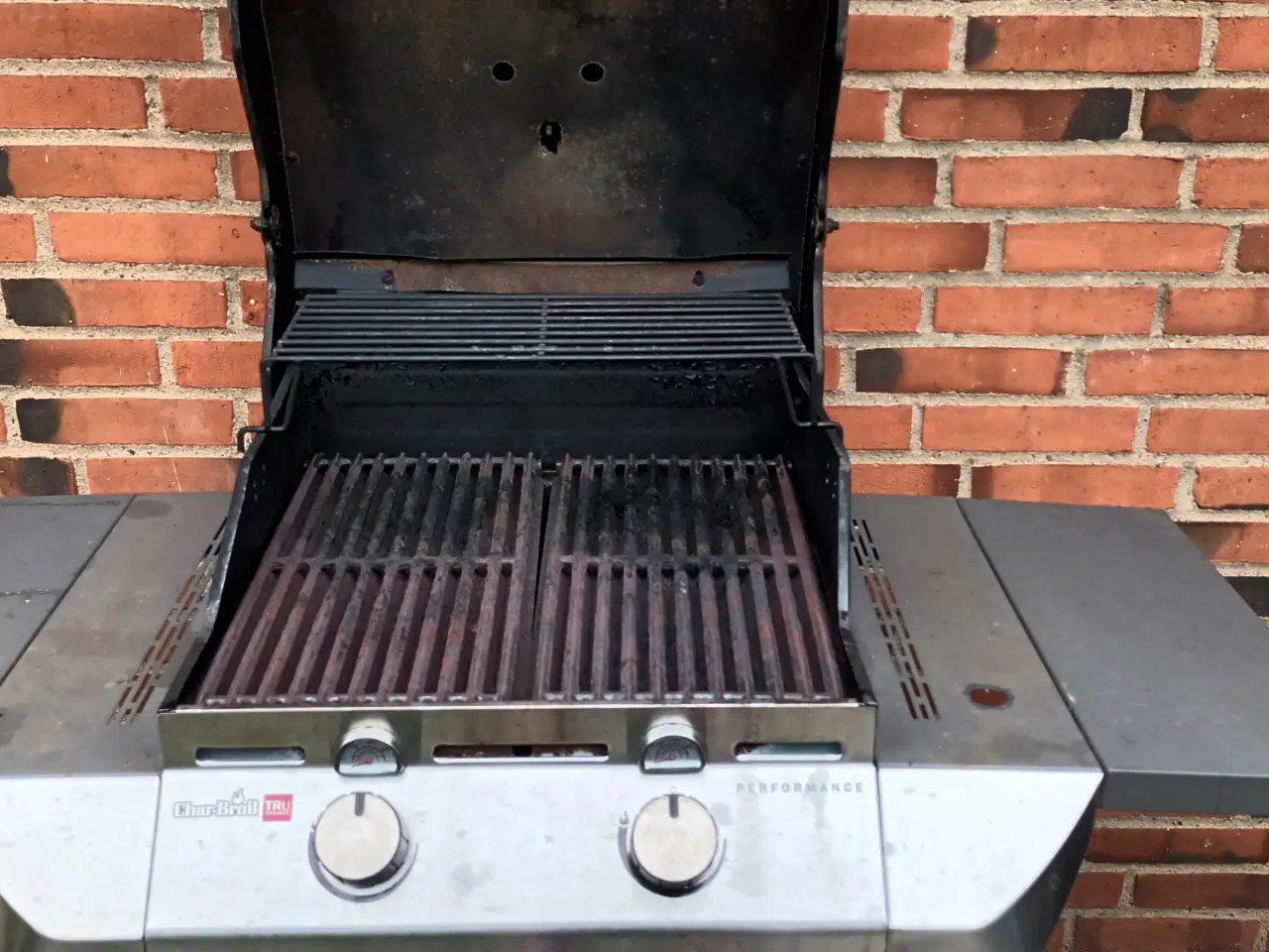 Billede 2 - Gas gril, m. overtræk og 5 kg tom gasflaske