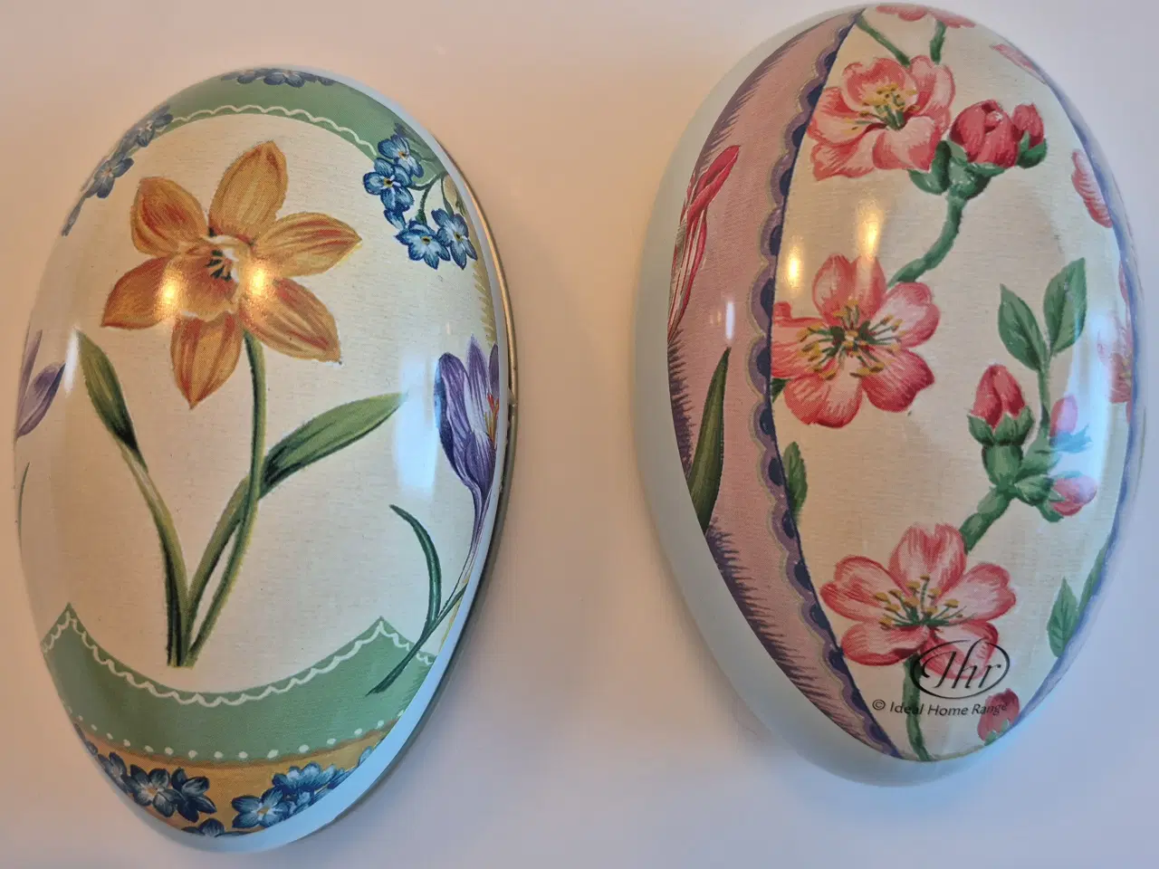 Billede 1 - Sælges stykvis: Flotte nostalgiske påskeæg i metal