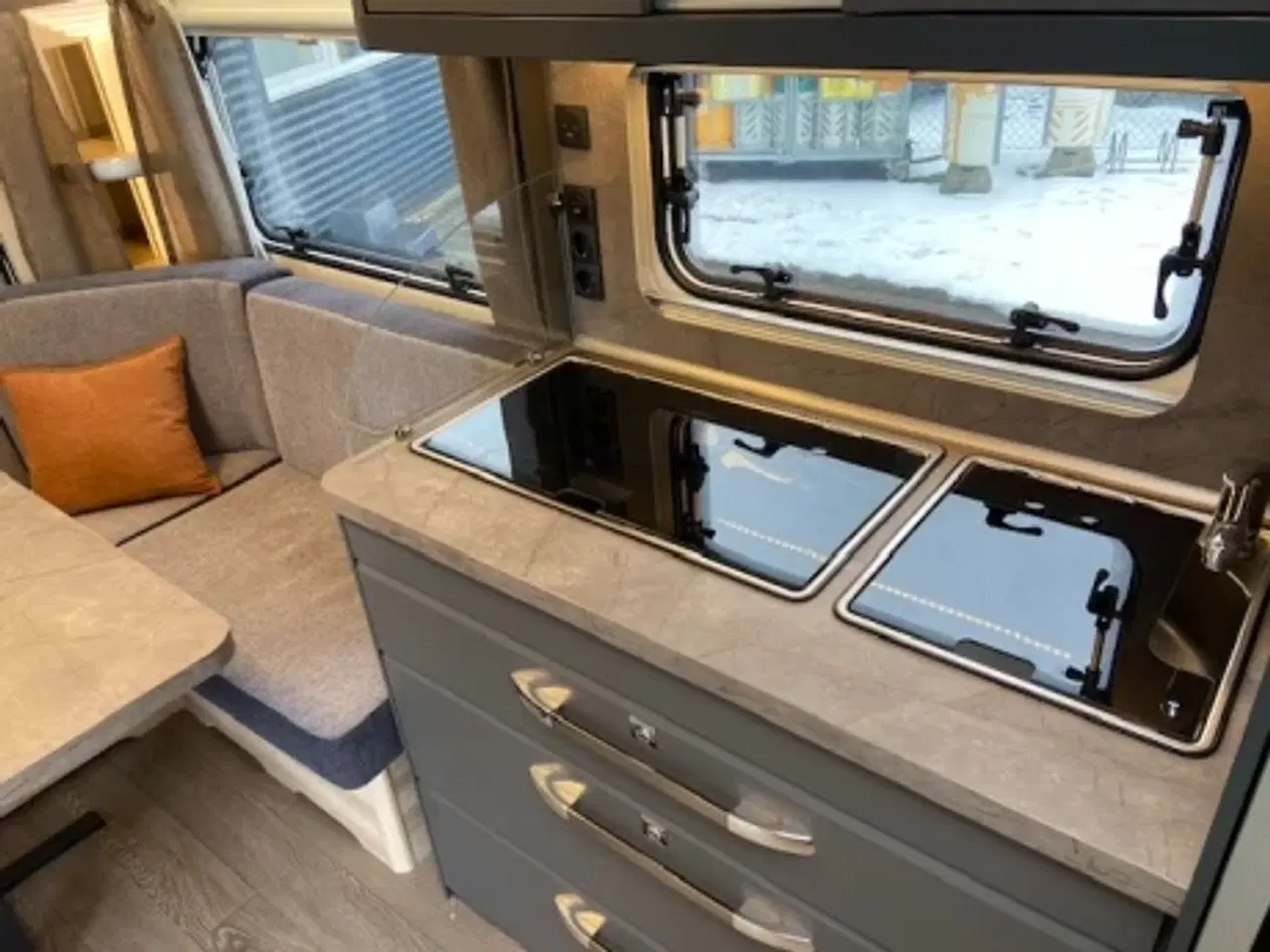 Billede 10 - Hobby De Luxe 460 UFE DK-line