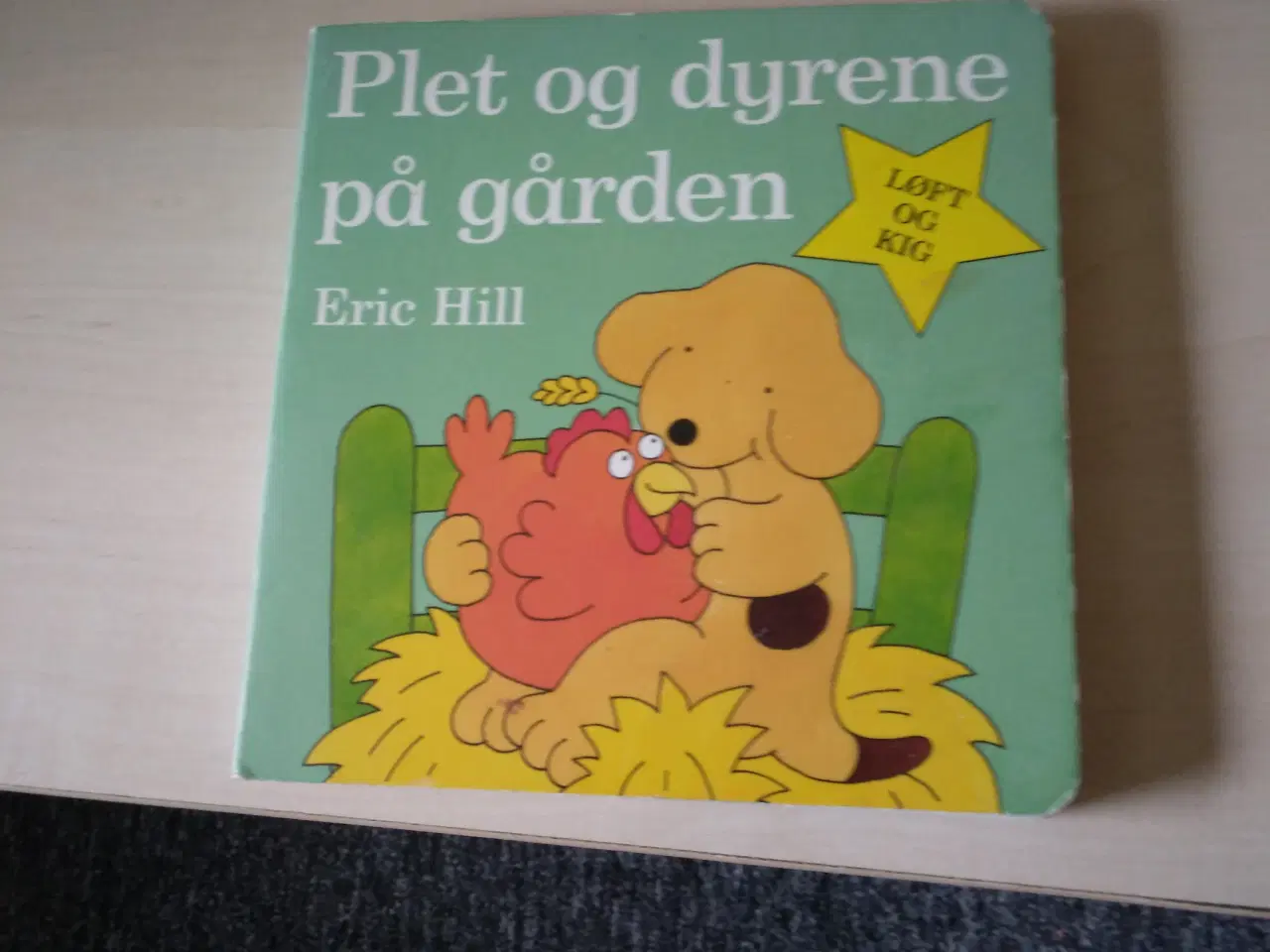 Billede 1 - Løft og kig bog - Plet og dyrene på gården