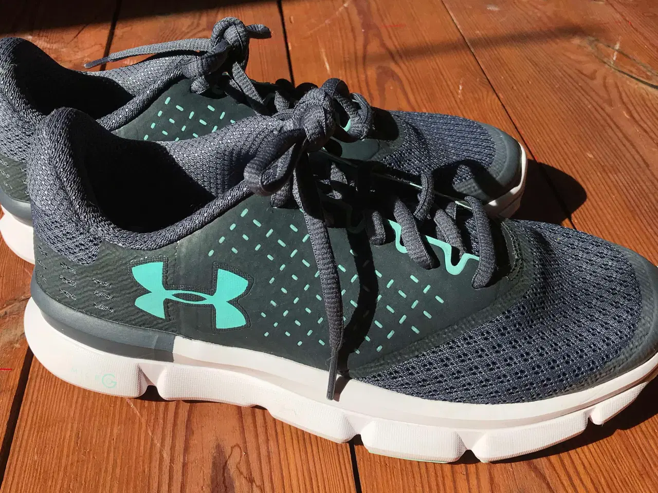 Billede 4 - Joggingsko Ubrugte fra Under Armour 36,5