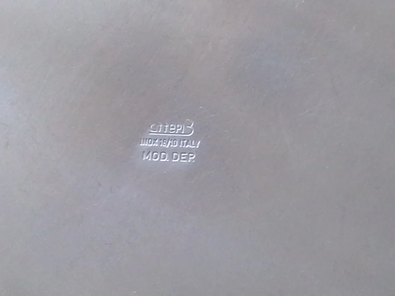 Billede 4 - Italiensk stål brødkurv på fod 