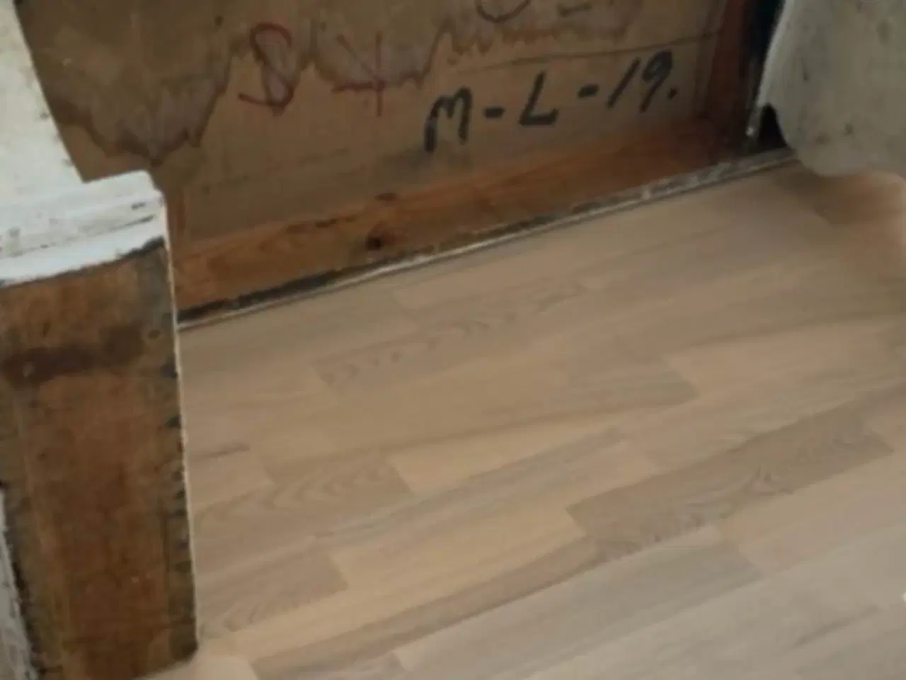 Billede 8 - Vintage “Marmorlook “ træbænkrekvisit kgl teater 