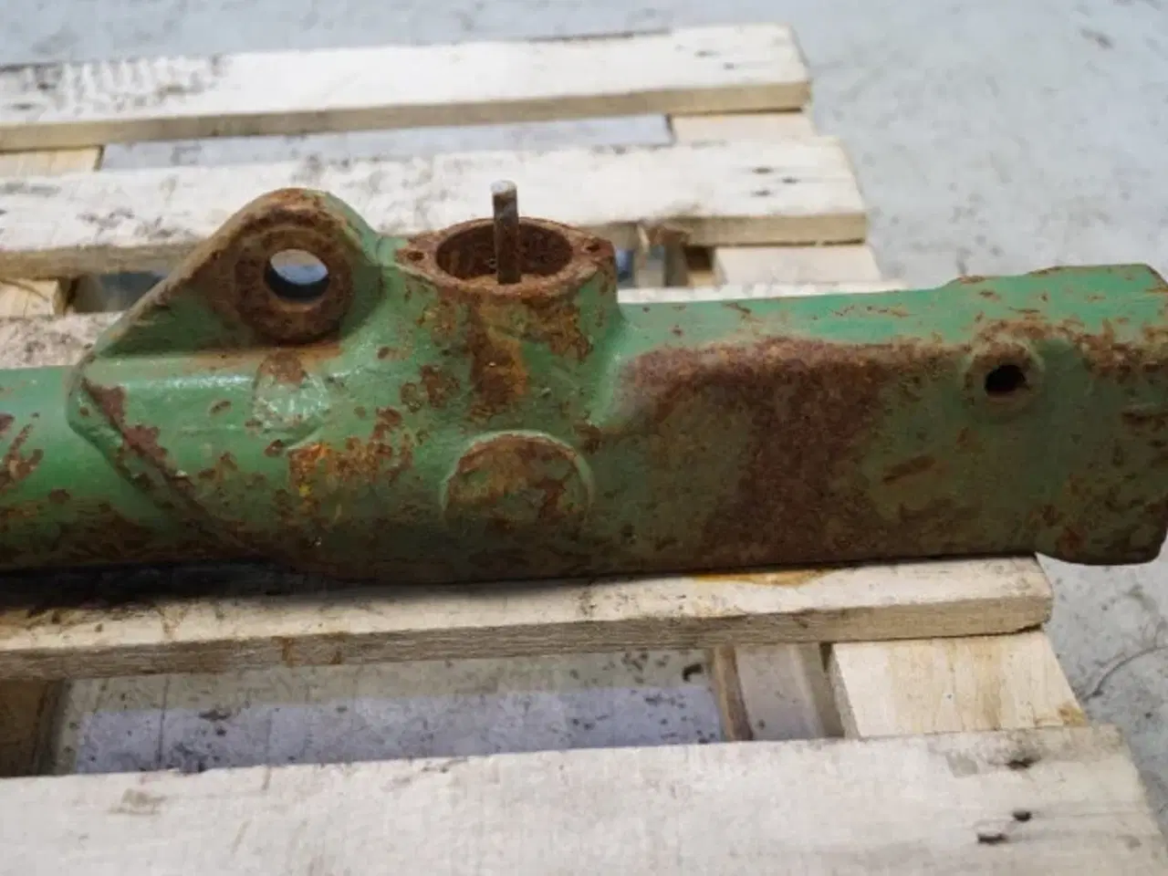 Billede 9 - John Deere 4040 R.H. Liftarm AR80666