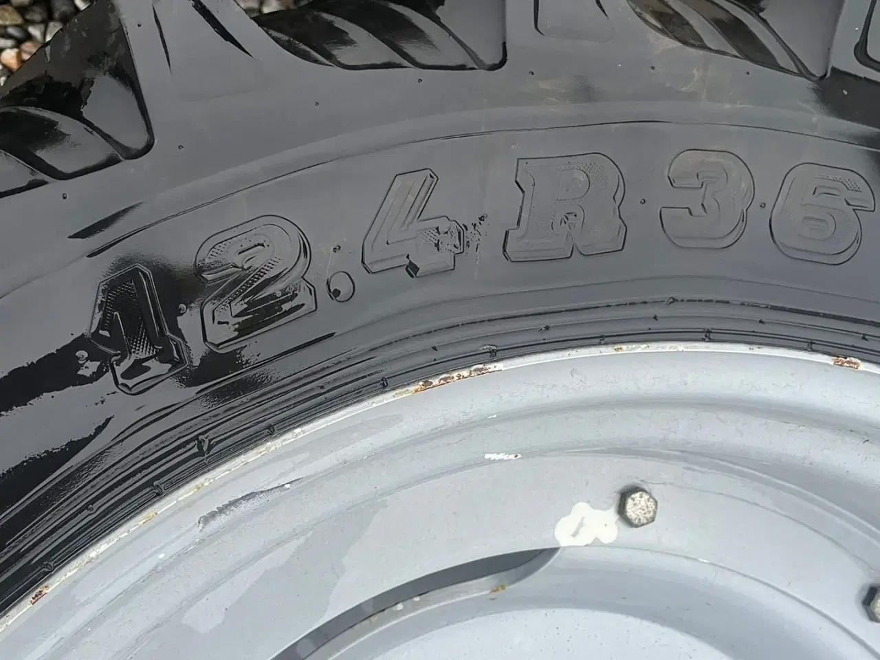 Billede 2 - NDI 14.9R46 og 12,4R36 Komplet sæt