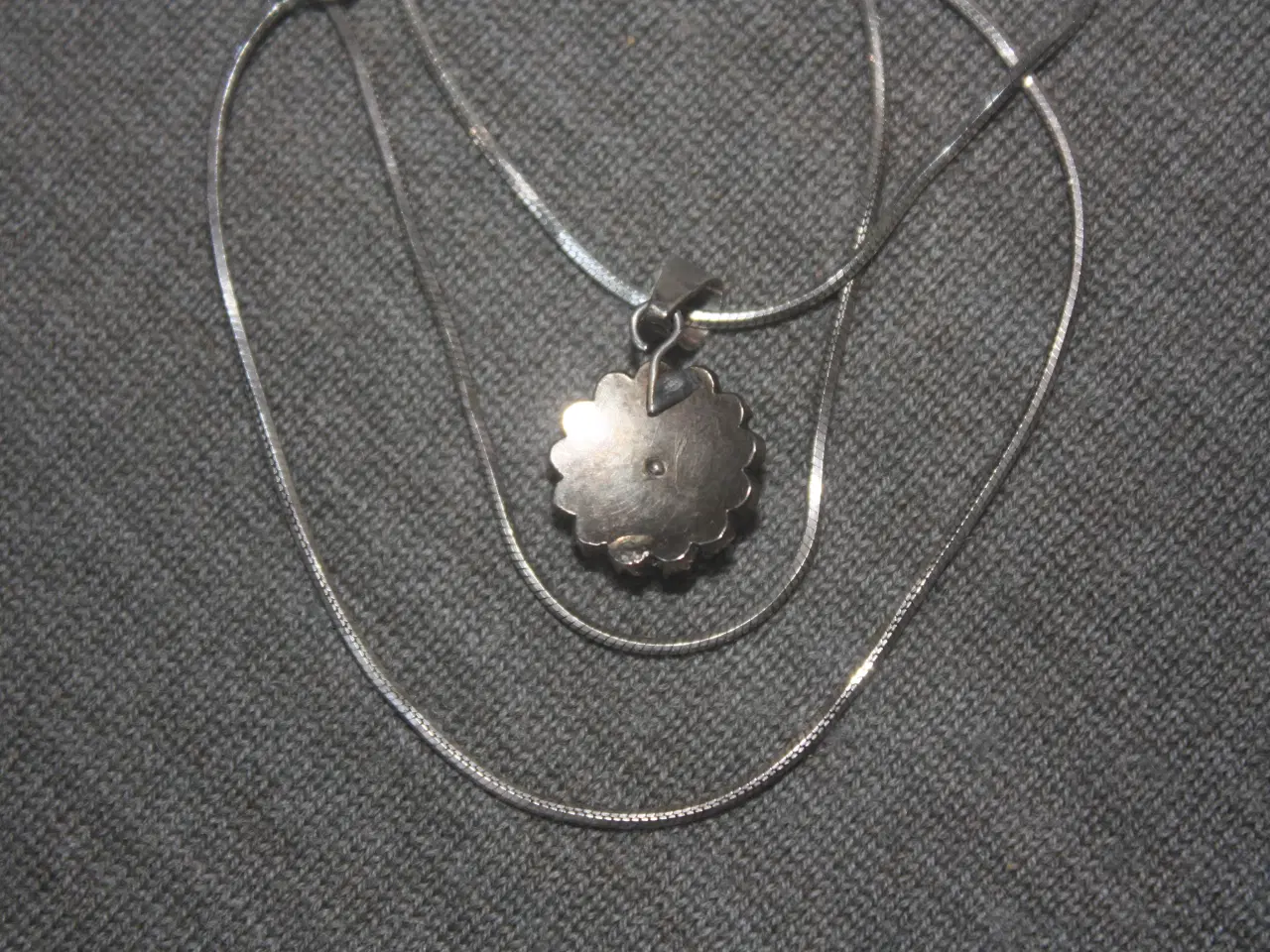 Billede 3 - Sølv halskæde binder 925  med vedhæng med granat