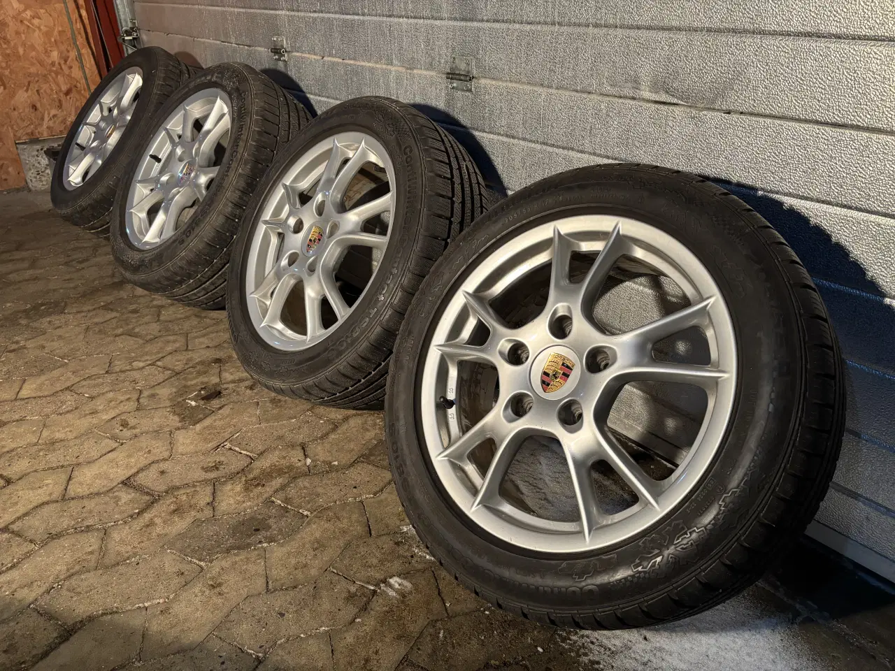 Billede 1 - Porsche 17” alufælge på vinterdæk