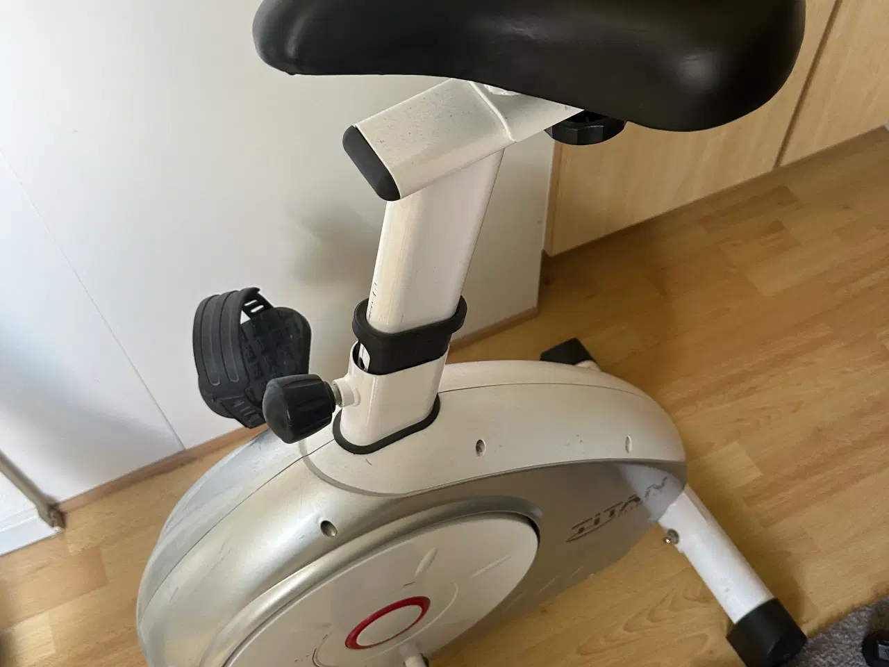Billede 1 - Motionscykel  ( meget fin og virker som den skal)