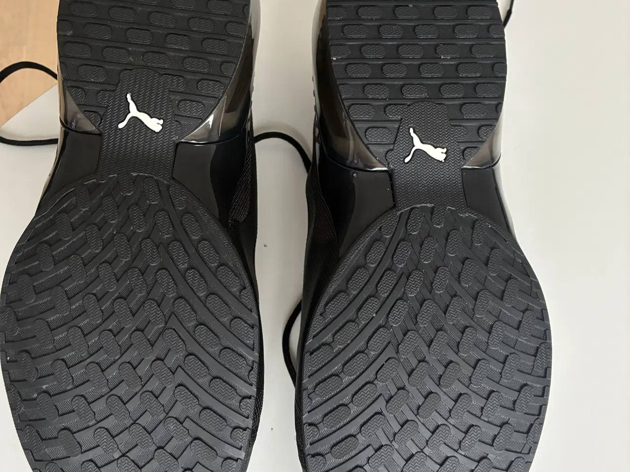 Billede 3 - Sort letvægts sko Puma