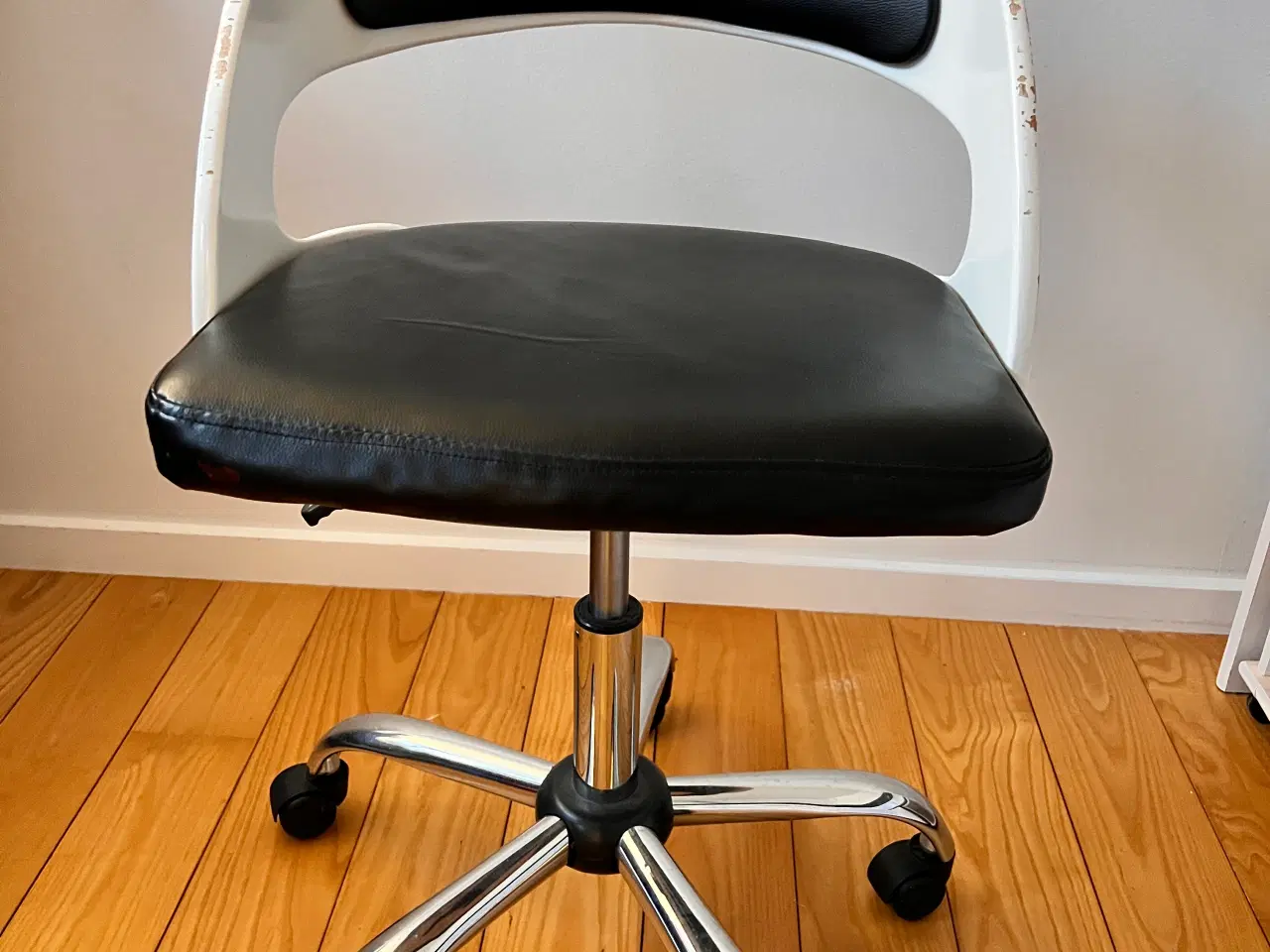 Billede 1 -  Kontorstol / alm. stol – pæn og komfortabel