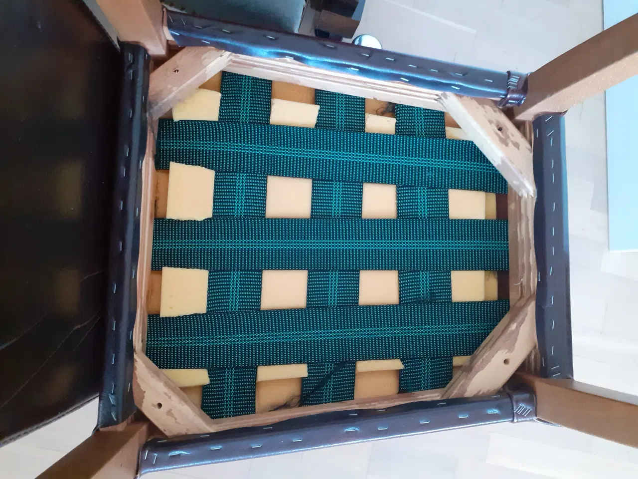 Billede 7 - Samlet pris! 6 stk. spisebordsstole i brunt læder.