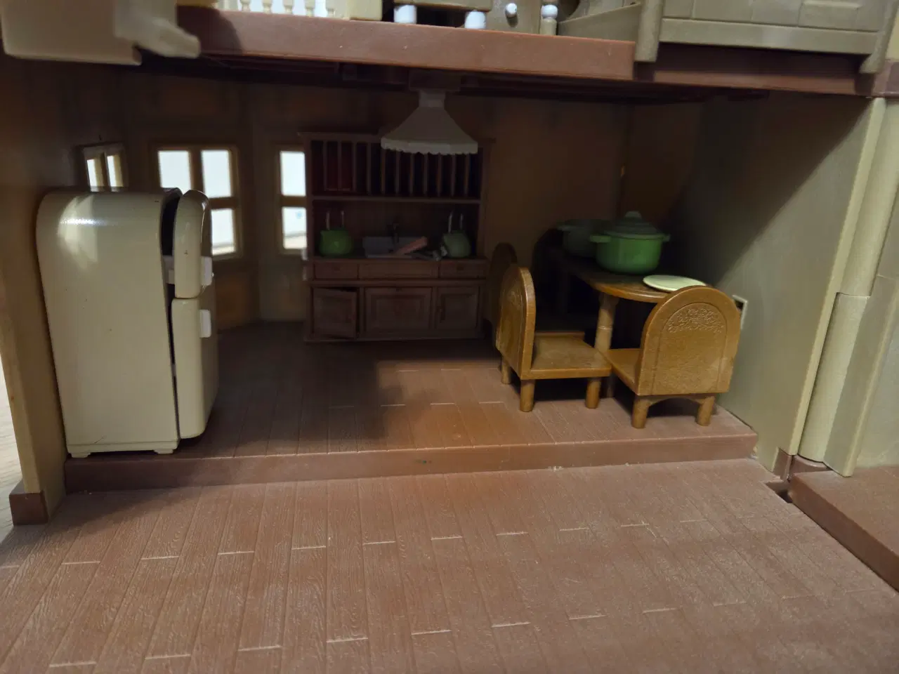 Billede 6 - Sylvanian hus med mange møbler