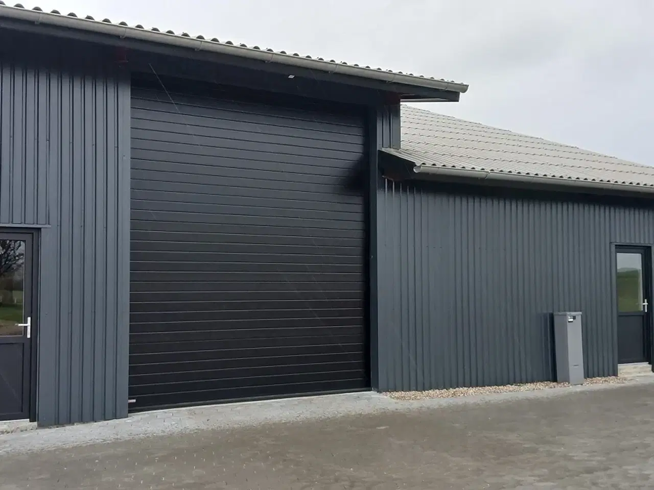 Billede 3 - Højloftet lager til leje på Purupvej 9, Østjylland.