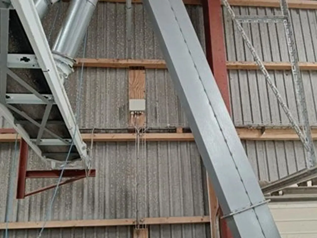 Billede 2 - Jema T40 kædeelevator, 10m samt transportbånd og BCA 45 tværbånd