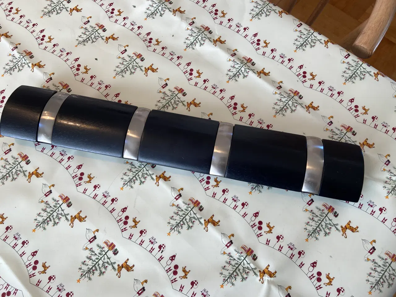 Billede 1 - Knagerække i sort med børstet stål