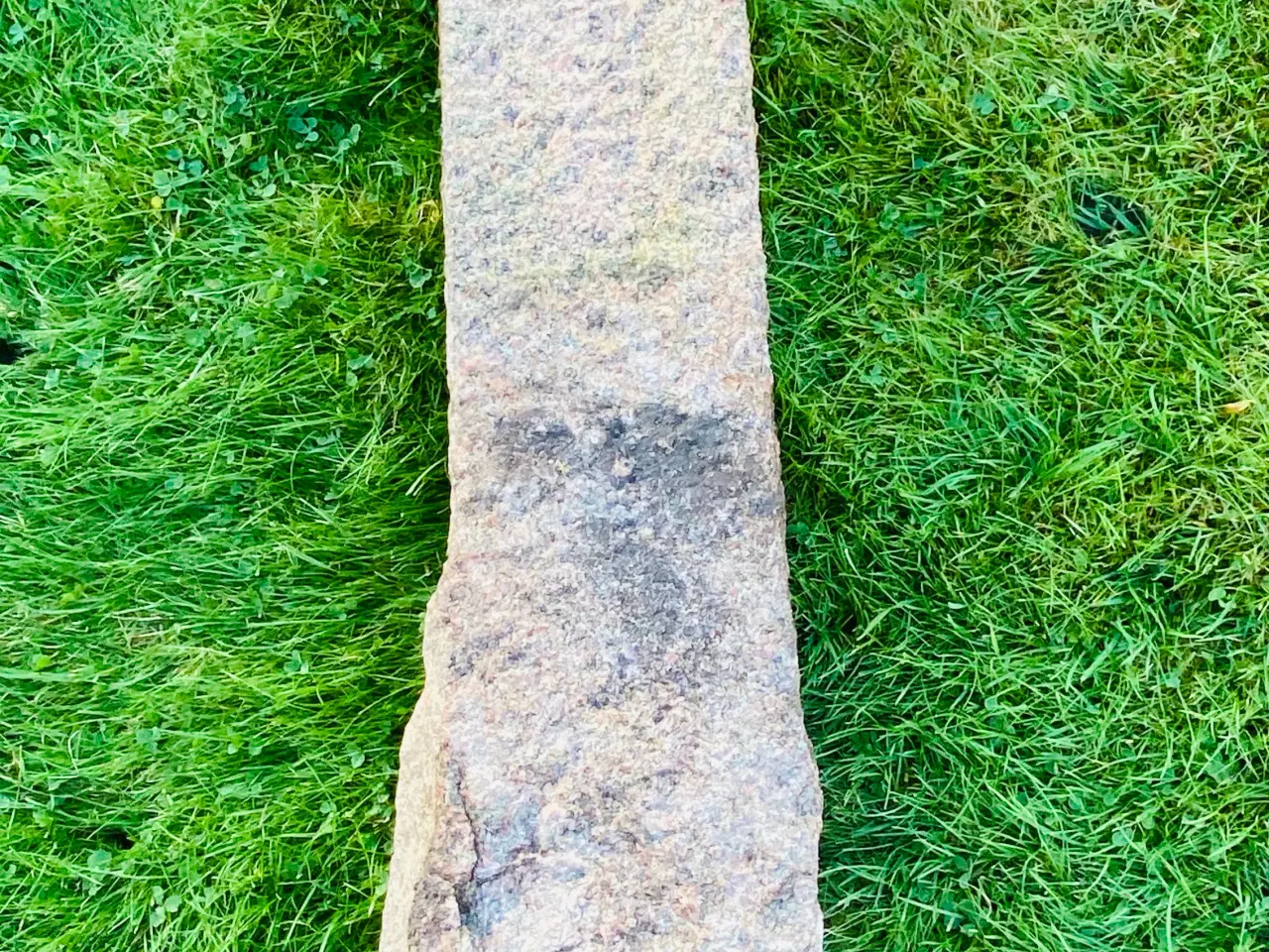 Billede 3 - Granitsten m/kæde og trædesten fra gravsted