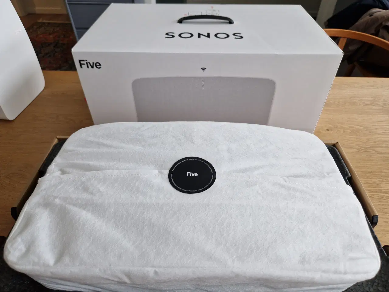 Billede 6 - Sonos Five - kan leveres med vægopslag og kabel 