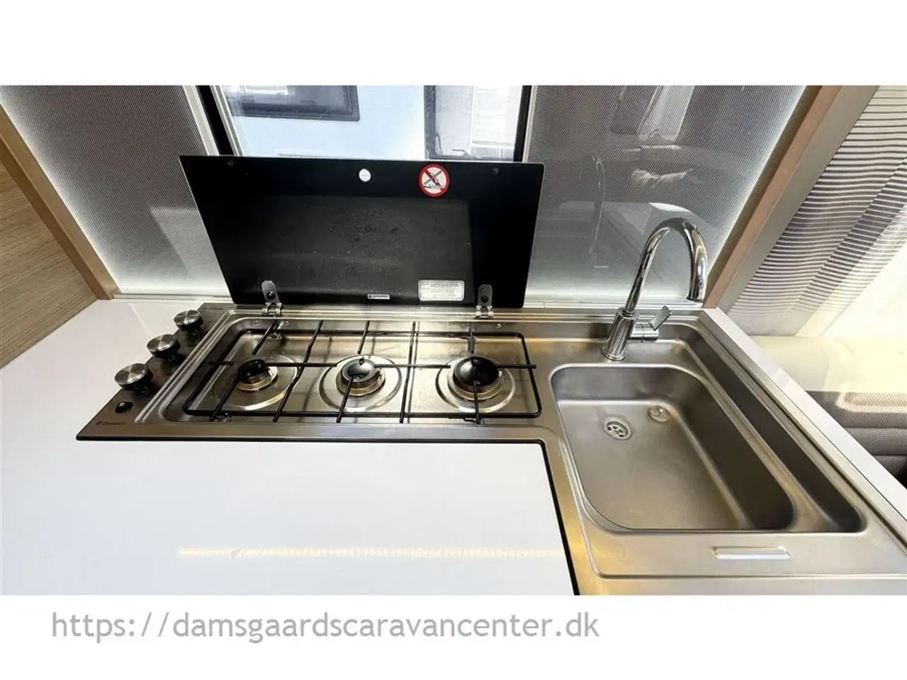 Billede 8 - 2016 - Adria Adora Silver "Jubilæumsmodel" 522 UP m. Alde   Franskseng-Alde-Gulv temp.-Mover-El-støtteben