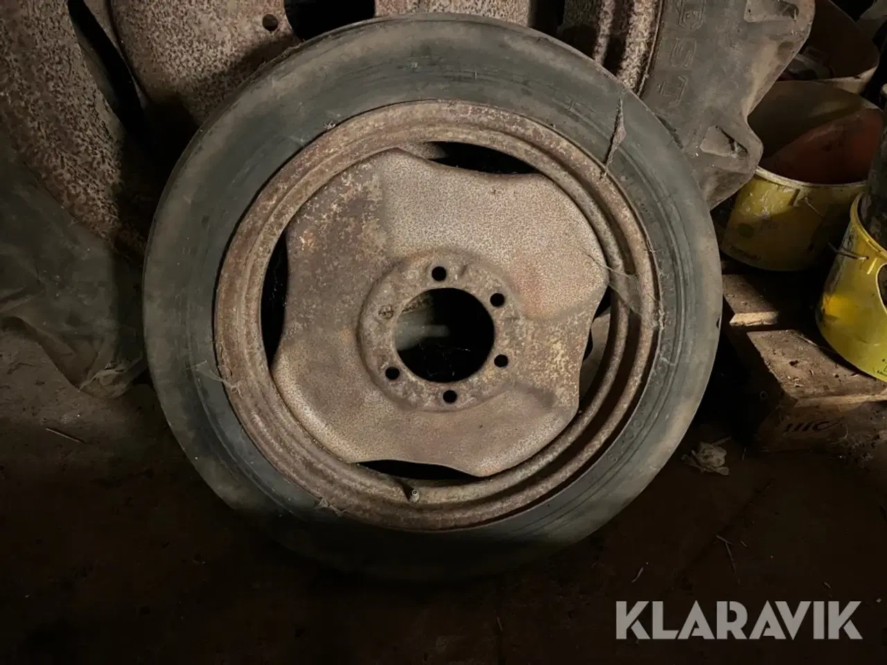 Billede 5 - Traktordæk fra Grå MF - 4 styk