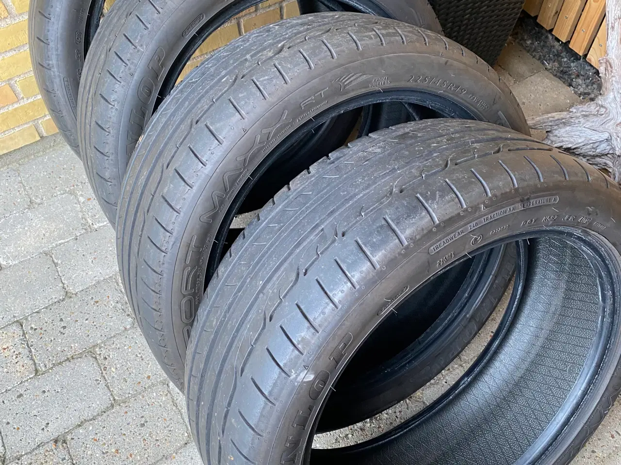 Billede 1 - 19” 225/45-19”. Dunlop