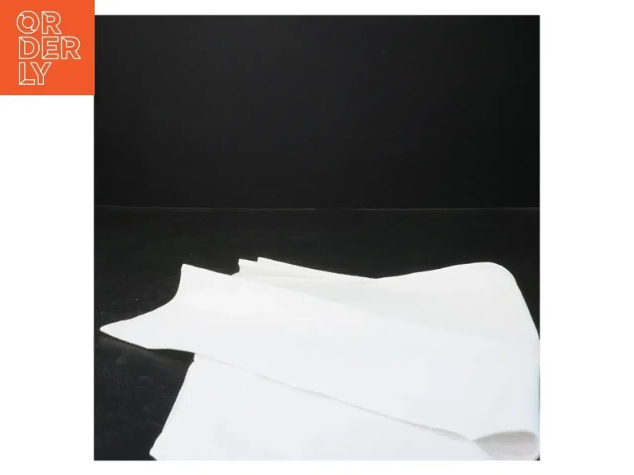 Billede 2 - Hvid dug (str. 52x49 cm)