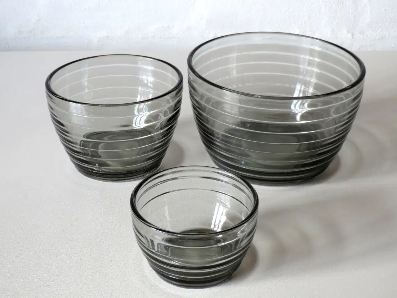 Billede 4 - Broksø skåle, fad og asietter i gråt glas