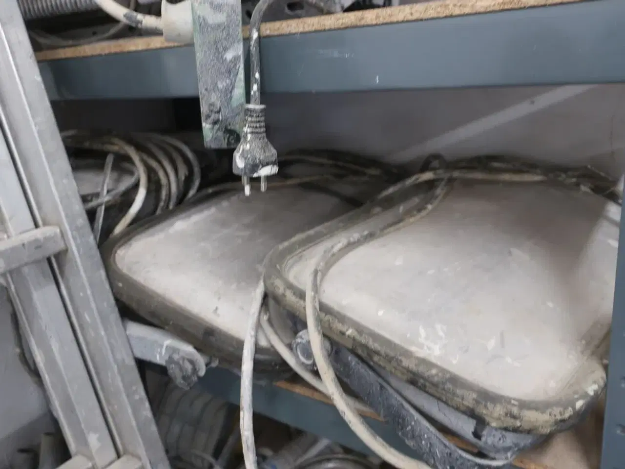 Billede 4 - Reol med div. Arbejdslamper