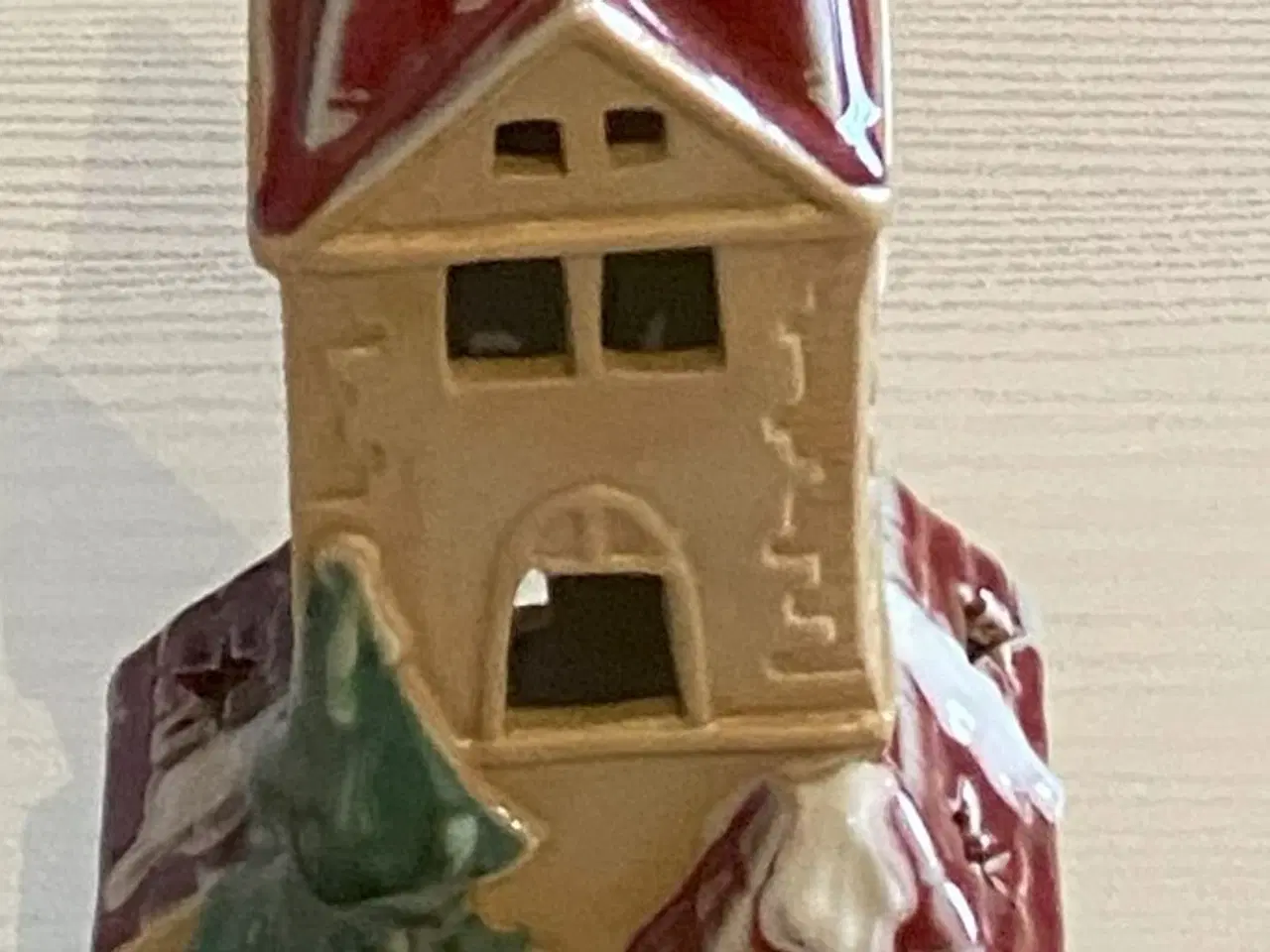 Billede 1 - Jule keramik-hus til fyrfadslys
