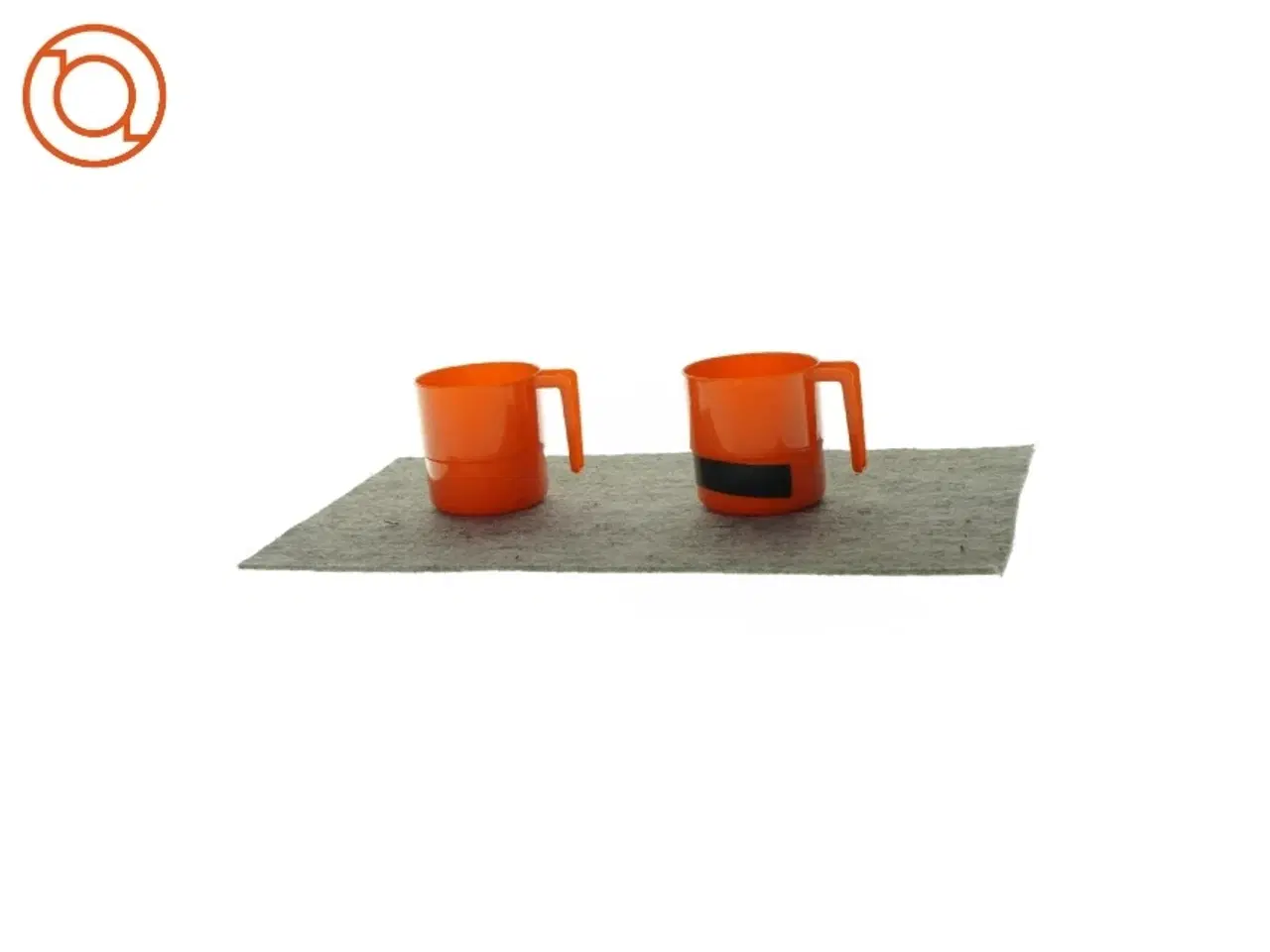 Billede 1 - Plastikkopper (2 stk) (str. HØ 8 X 8 cm)