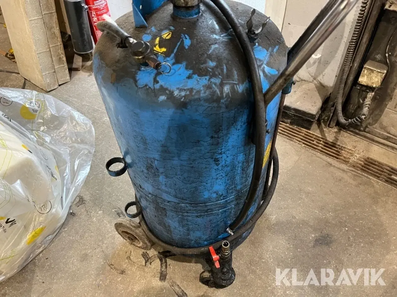 Billede 3 - Olieopsamling Alfa bakke og beholder