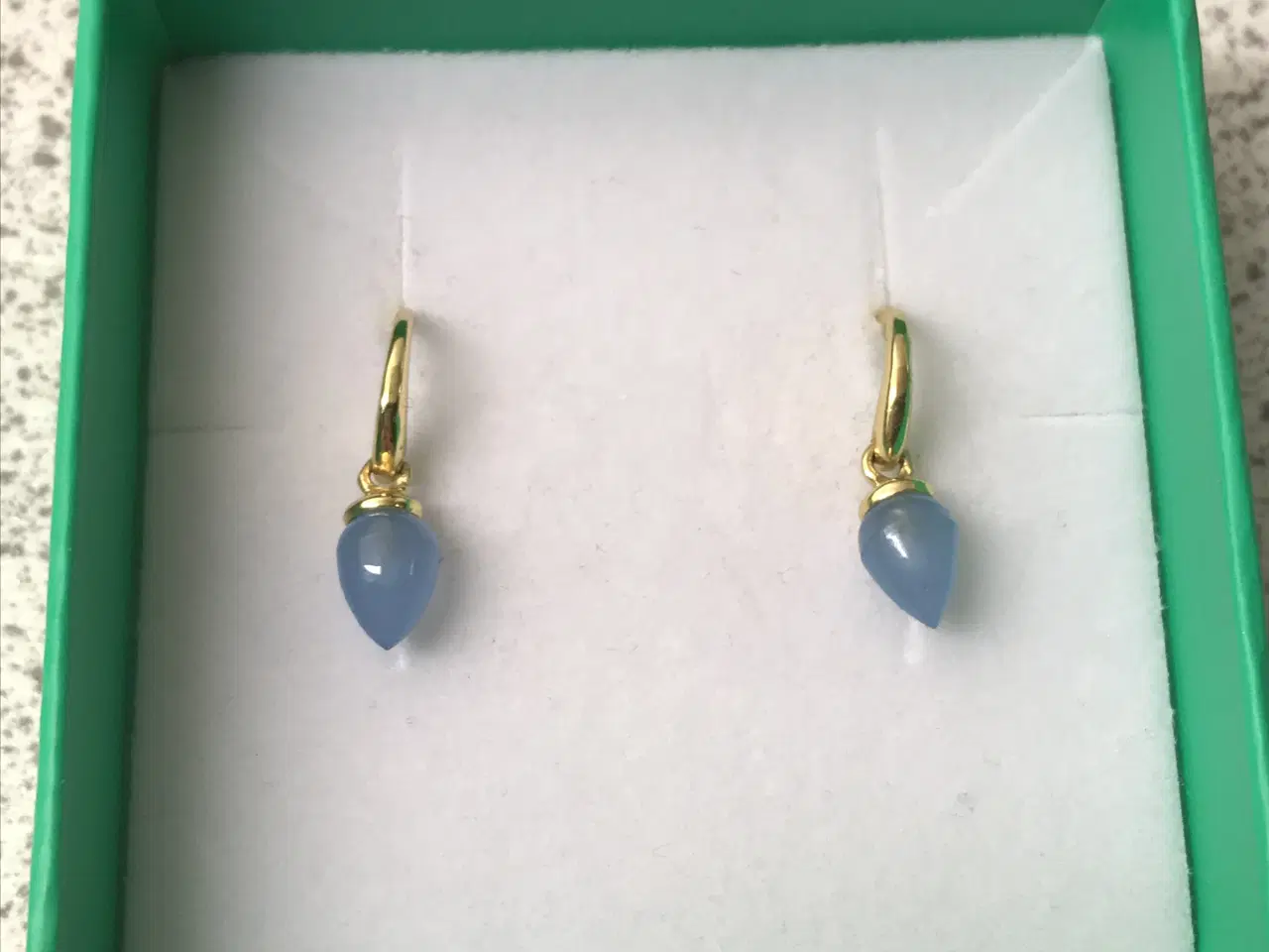 Billede 1 - Chanti øreringe med lyseblå calchedon krystaller