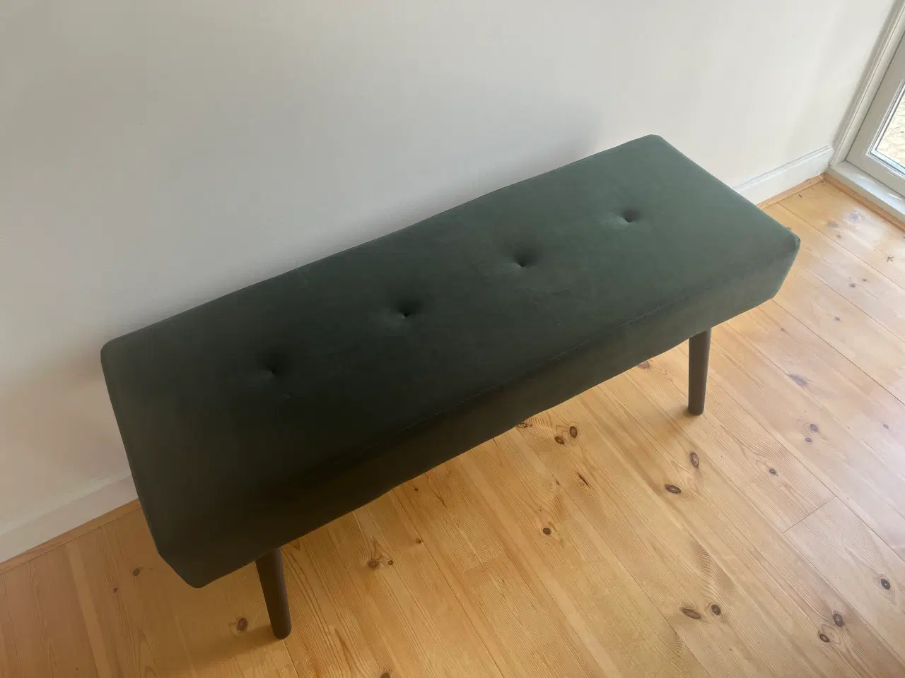 Billede 3 - Mørkegrøn velur bænk