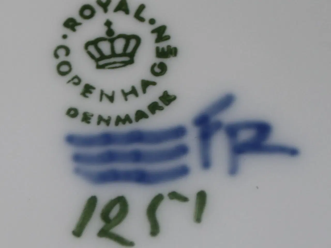Billede 10 - Amagerpige, figur fra Royal Copenhagen