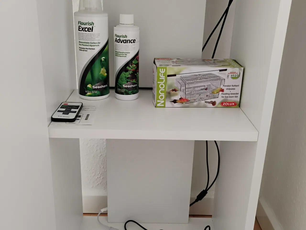 Billede 4 - Akvarie 60L inkl lys og bord