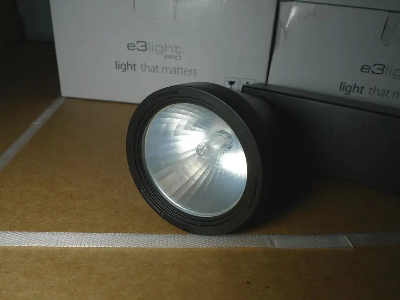 Billede 2 - 5 stk. lamper t/lysskinne, sorte