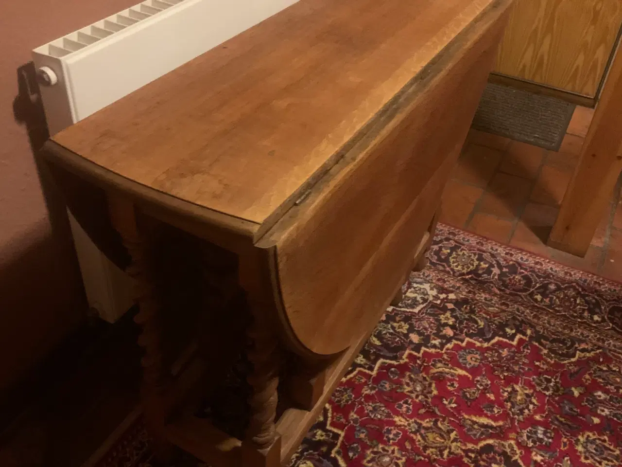 Billede 4 - Spisebord og 6 stole