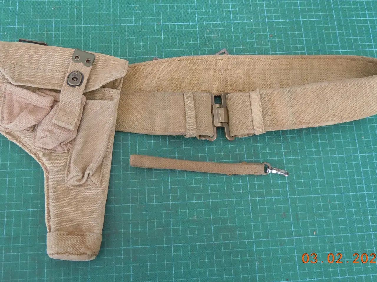 Billede 1 - SIG-Neuhausen M-49 hylster og bælte, fangsnor.