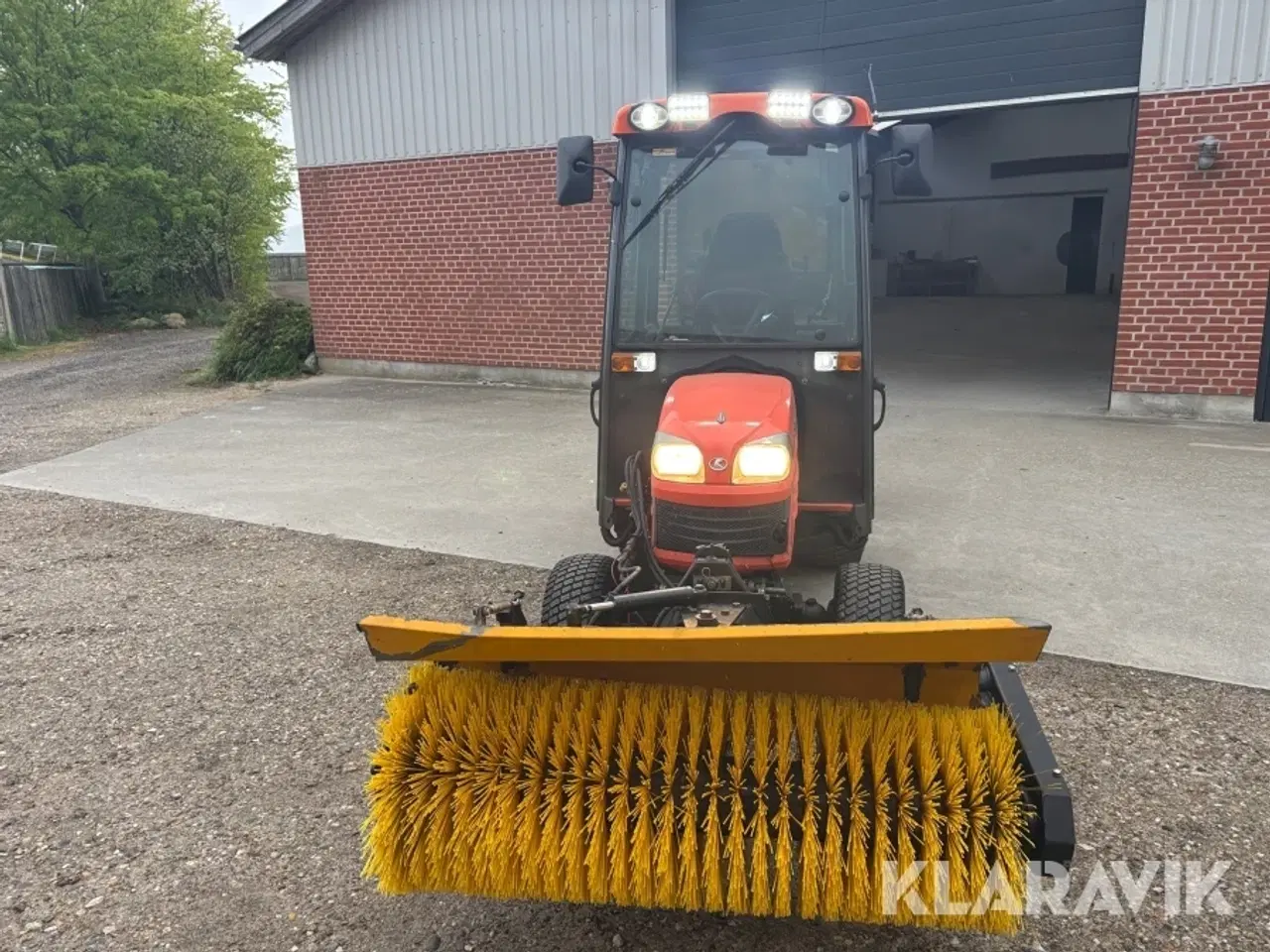 Billede 2 - Traktor Kubota BX 2350 D - inklusiv kost og saltspreder