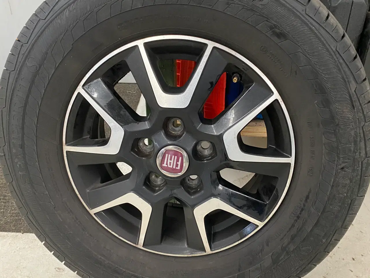 Billede 1 - Semperit Camper dæk 225/75/16R