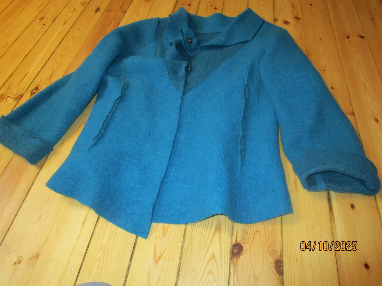 Billede 2 - 2 næsten nye varme filtjakker str. L/XL