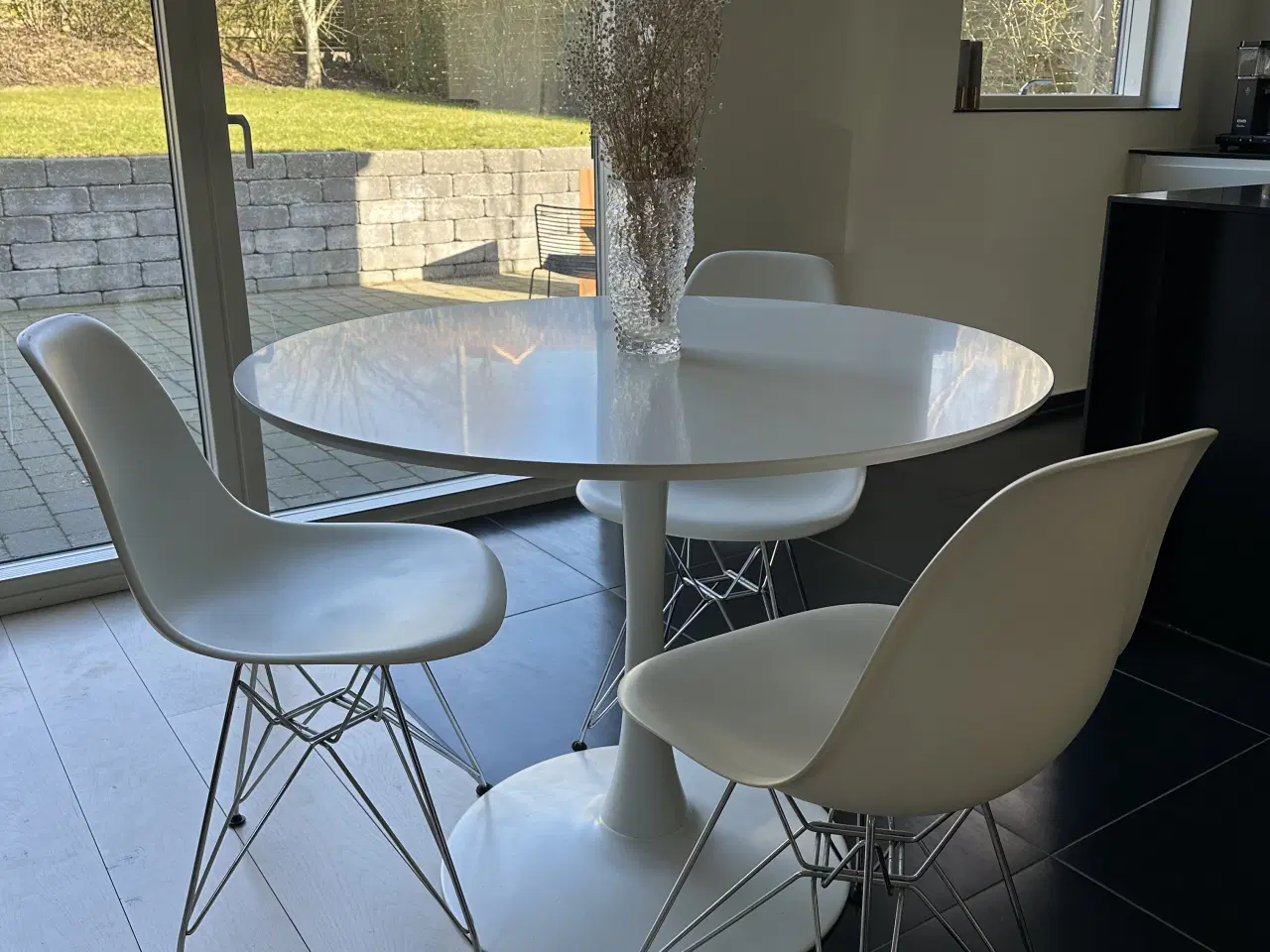 Billede 1 - JYSK RINGSTED Spisebord Ø100 hvid