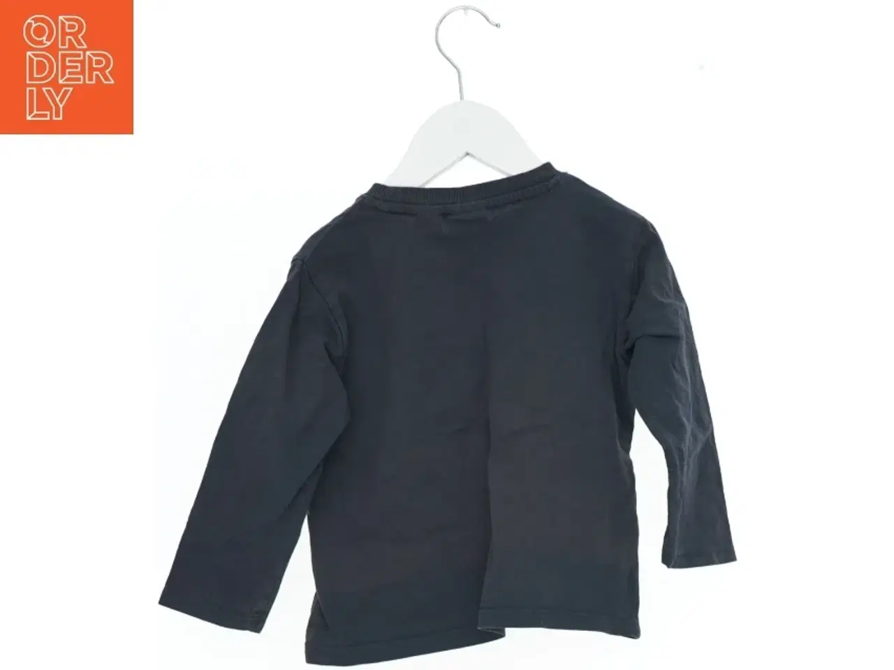 Billede 2 - Langærmet mørkeblå trøje med brystlomme til børn fra Zara (str. 92)