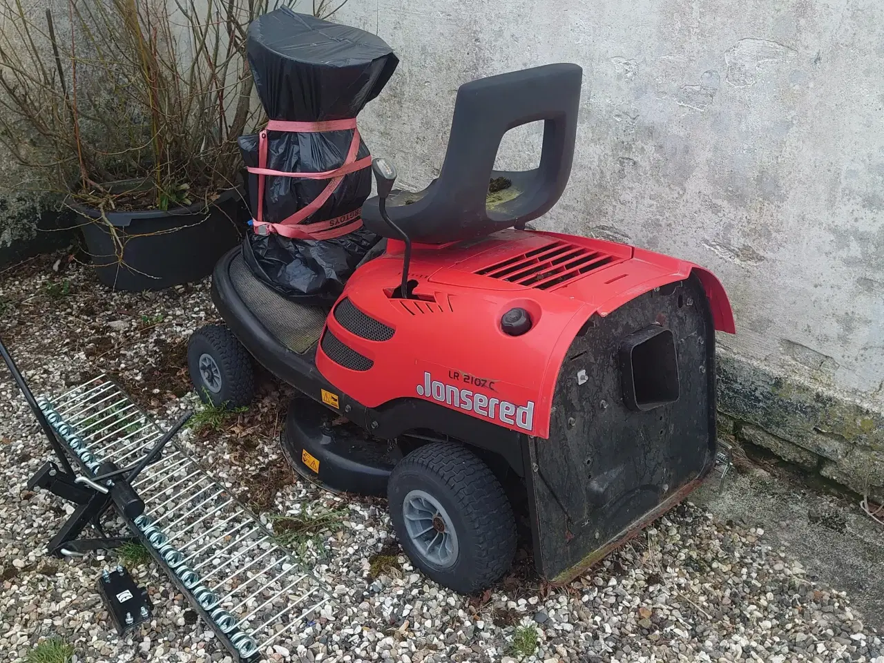 Billede 1 - Jonsed LR 2107 c + gårdrive
