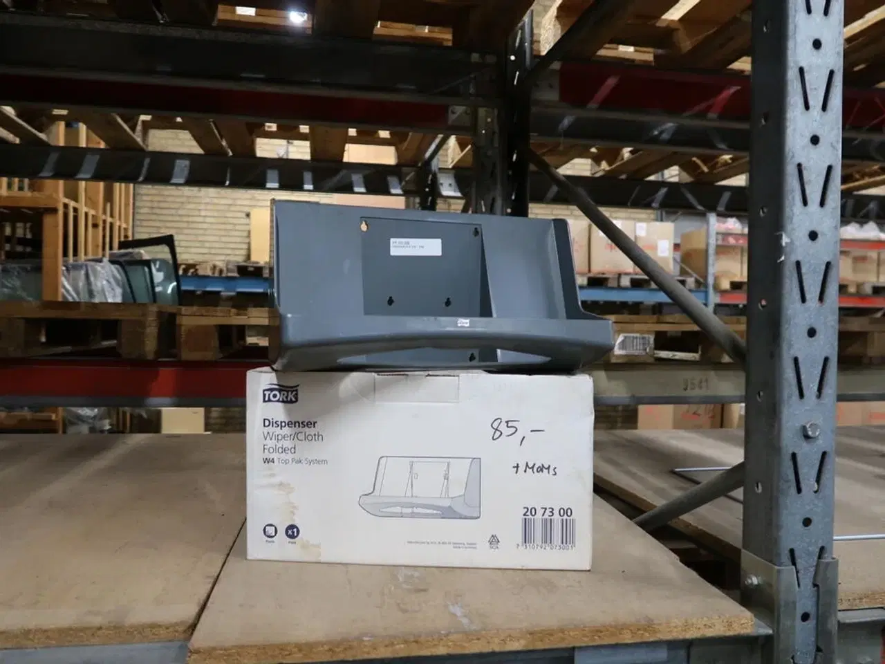 Billede 7 - 2 fag lagerreoler med indhold