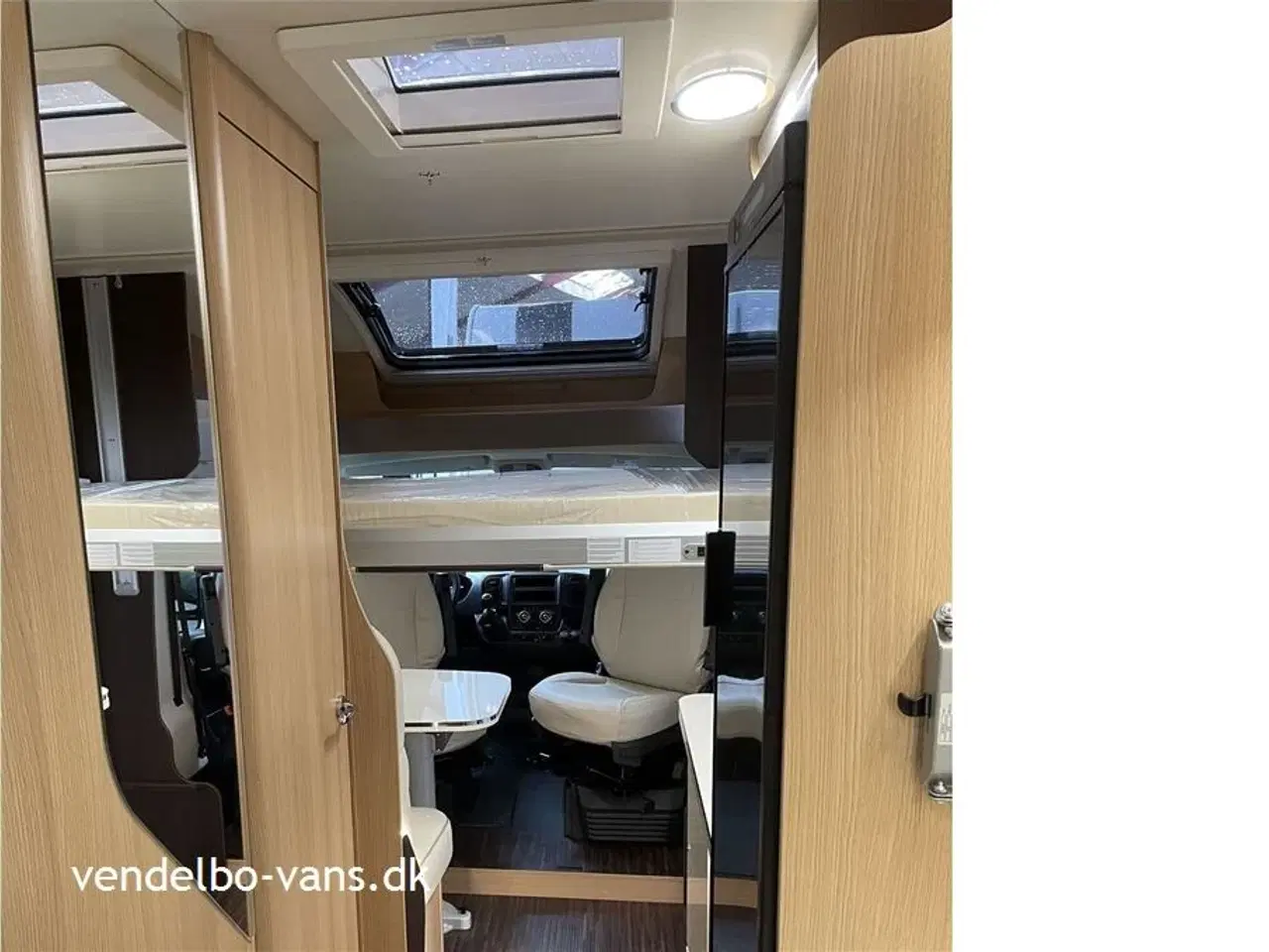 Billede 8 - 2022 - McLouis Mc4 230 Panoramic 180   Rundsiddegruppe bagerst - kortere end de fleste